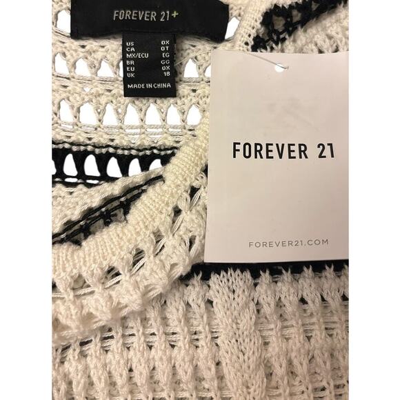 Black and White Striped Bathing Suit Cover-Up, NWT - Picture 5 of 5